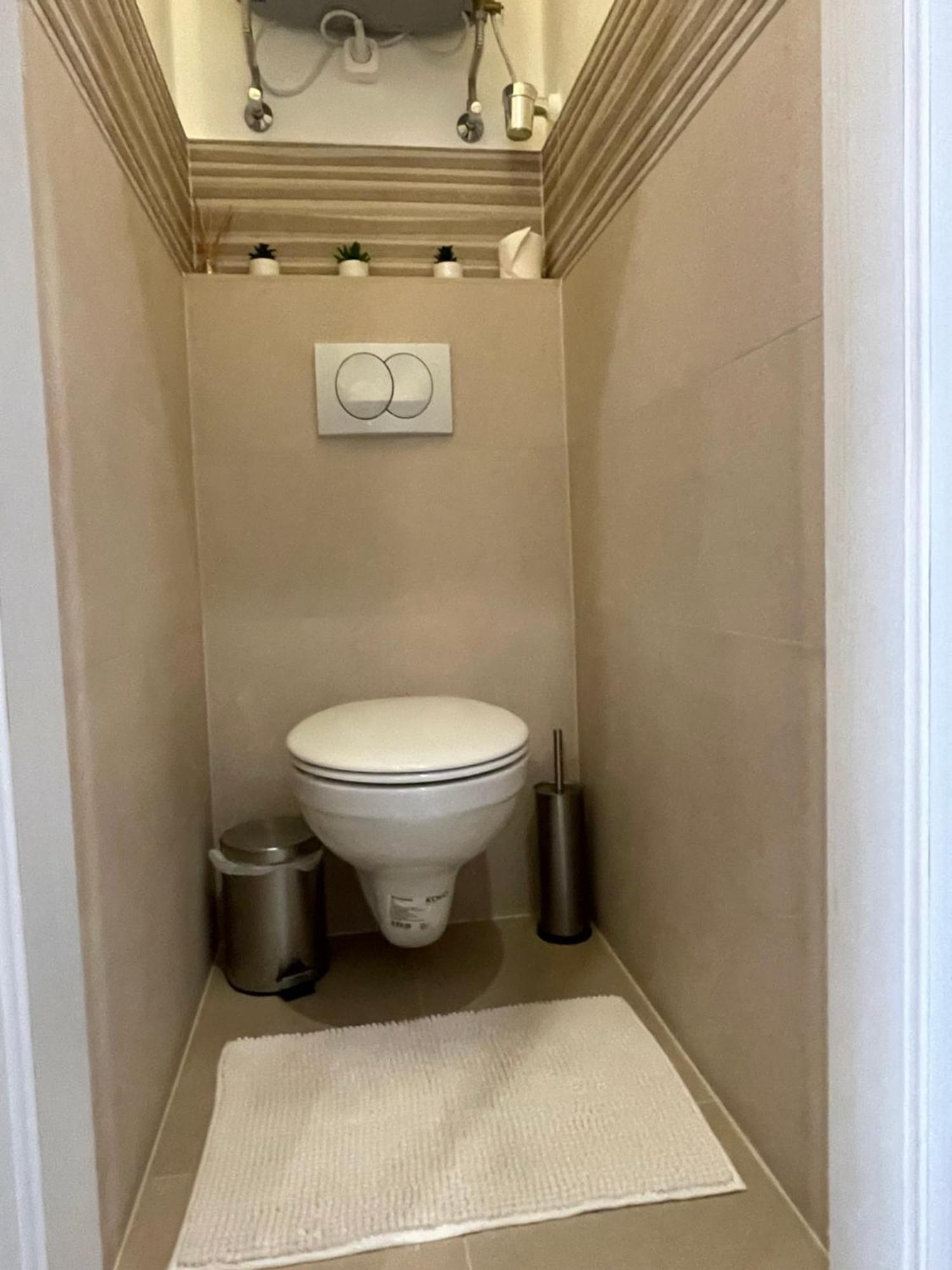 Syl Via Apartman Eger Extérieur photo